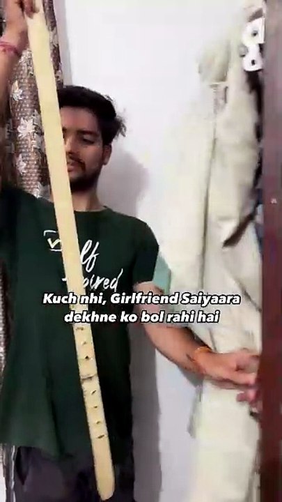 She wants to watch Saiyaara ☠️__saiyaara _saiyaara❤️ _girlfriend _darkmemes _reels _comedy _explore(MP4)
