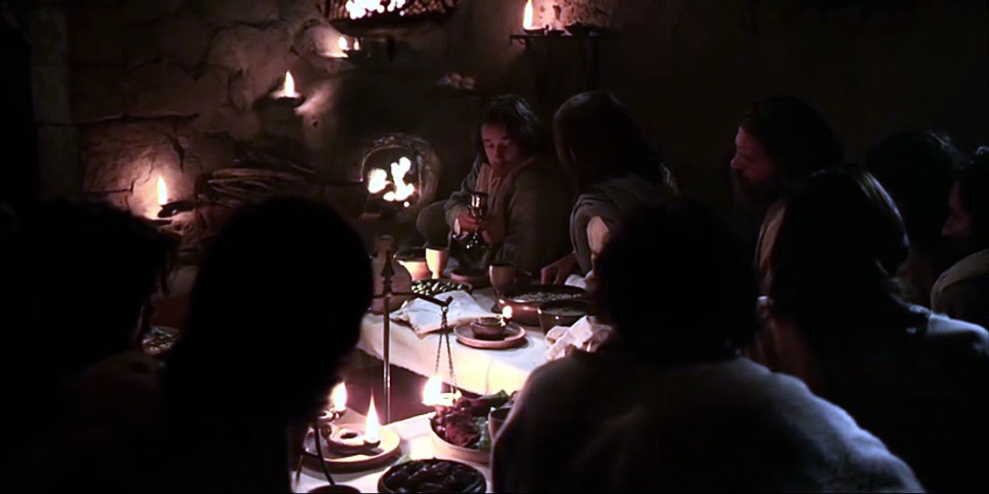 Jesus celebra A Última Ceia - Dublado