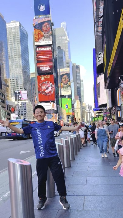 Nelson Wang went to Times Square to celebrate the start of the World Cup. June 20, 2026 (Episode 2)