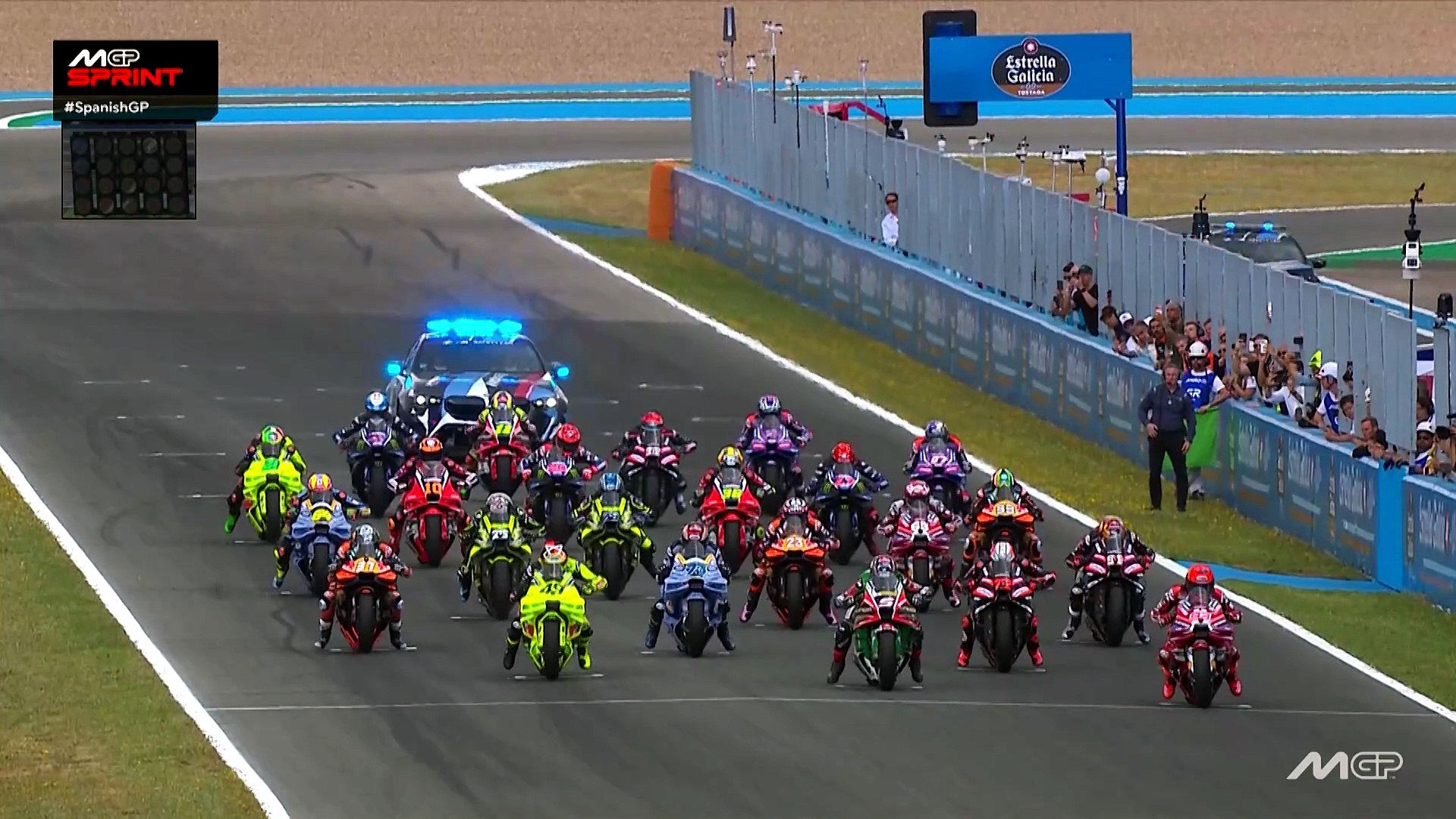 Resumen MotoGP del GP de República Checa · Victoria de campeón de Marc Márquez