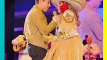 ¡Momento inesperado! Omar Chaparro canta “Volver, Volver” con Gloria Trevi en pleno concierto