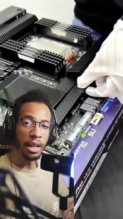 Ce PC a 256 GO de RAM #pcsetup #techie #gamingtips #fyp #pcgamer