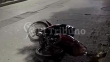 Metán: buscan al conductor de una camioneta que chocó una moto estacionada y huyó
