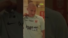 Zagueiro norueguês Leo Østigard recebe filho ao vivo na concentração da Copa