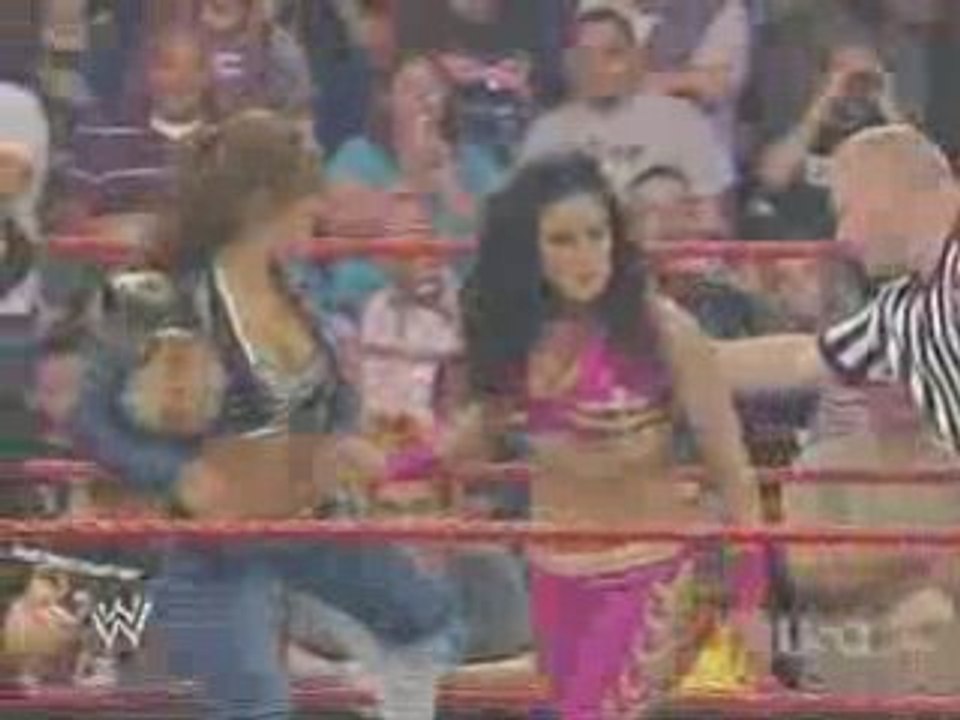Raw 26.3.08 -Mickie & Melina vs Victoria & Natalya