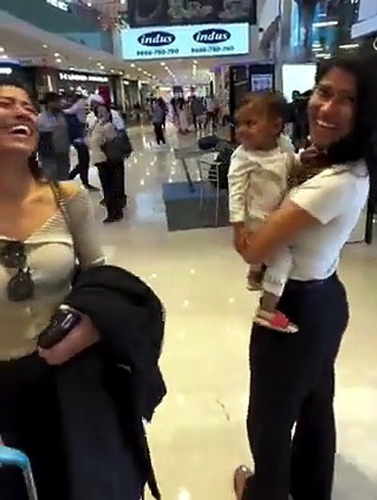 He Thought It Was Mom… Then He Saw Two of Her!