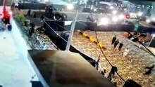 Camide dehşet! Freni patlayan araç camiye daldı; ölü ve yaralılar var!