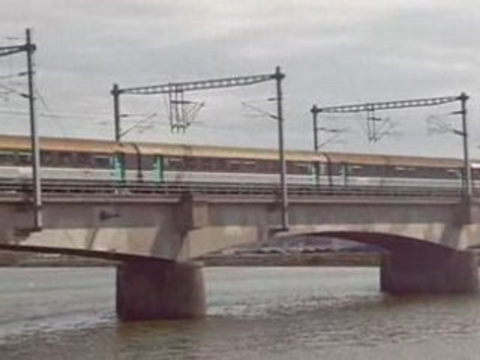 um de bb 67533 et bb 67604 multiservice avec 9 voitures CIC