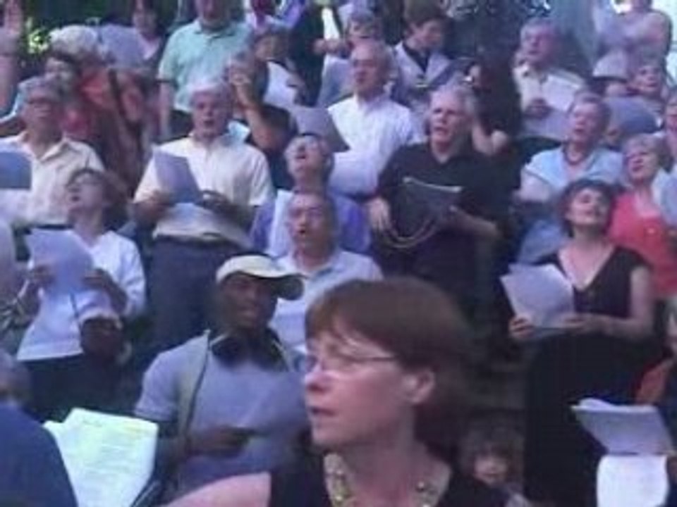 THIERRY CHANTEUR part2 (1ere chanson)