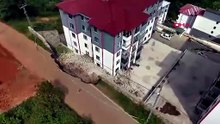 Trabzon'da korkunç olay! Taş ve toprak yığını eve doldu; bir baba çocuğunu saniyelerle kurtardı