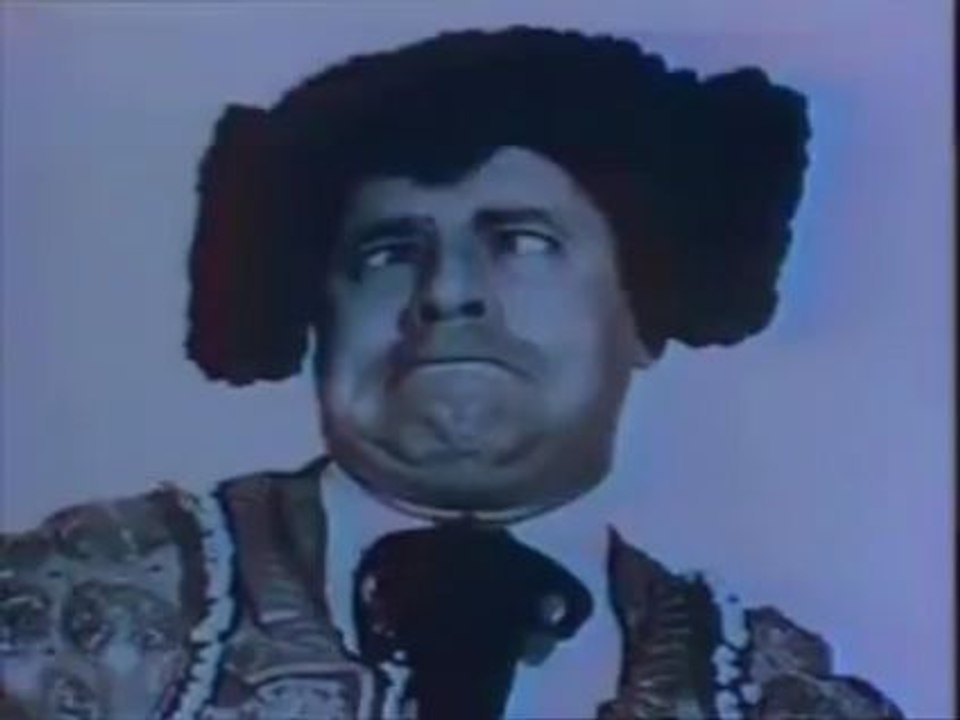 Coluche * CLIN D'OEIL HOMMAGE 2026 - 40 ans déjà (2/7) - Le flic (1975)