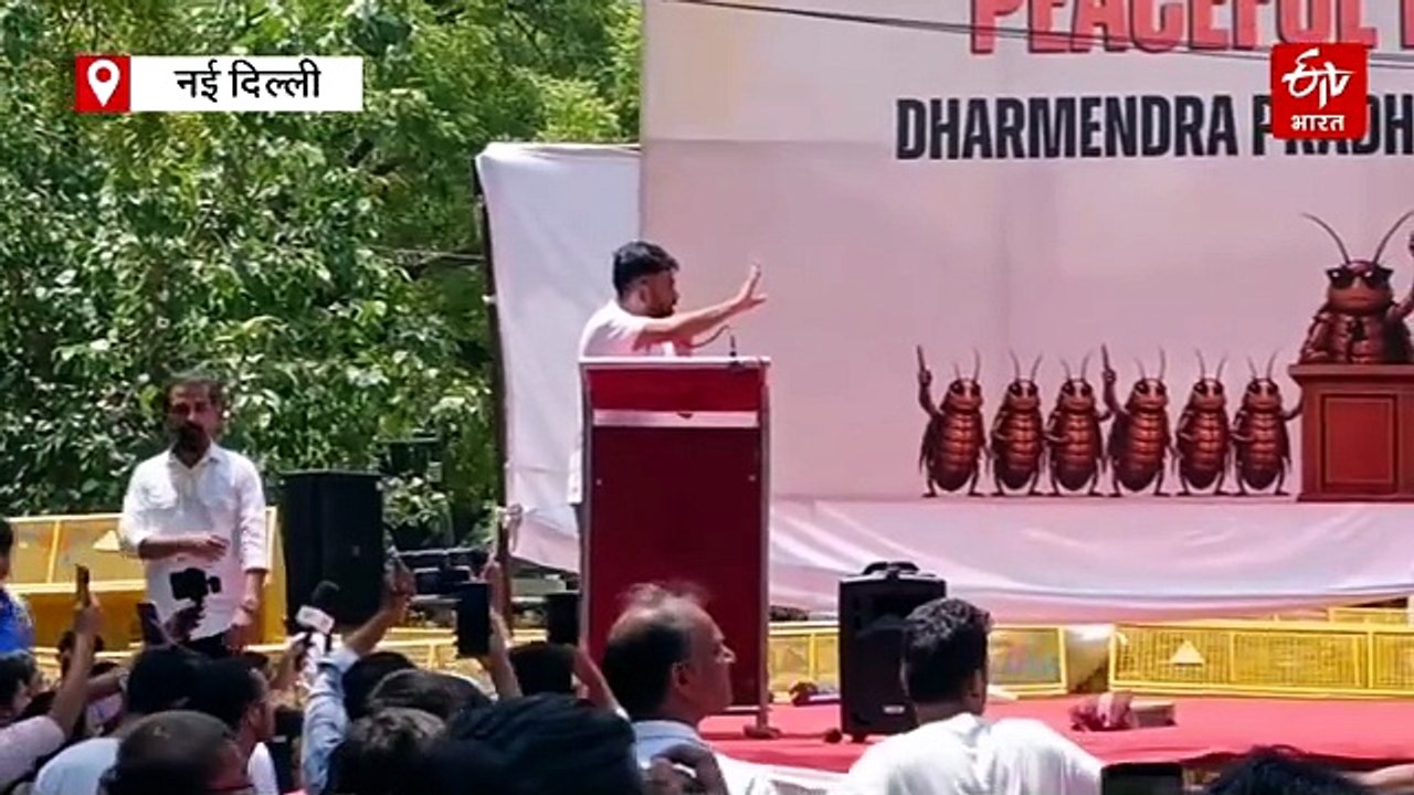 आधार कार्ड मांगने पर भड़के अभिजीत दीपके, कहा- ज...