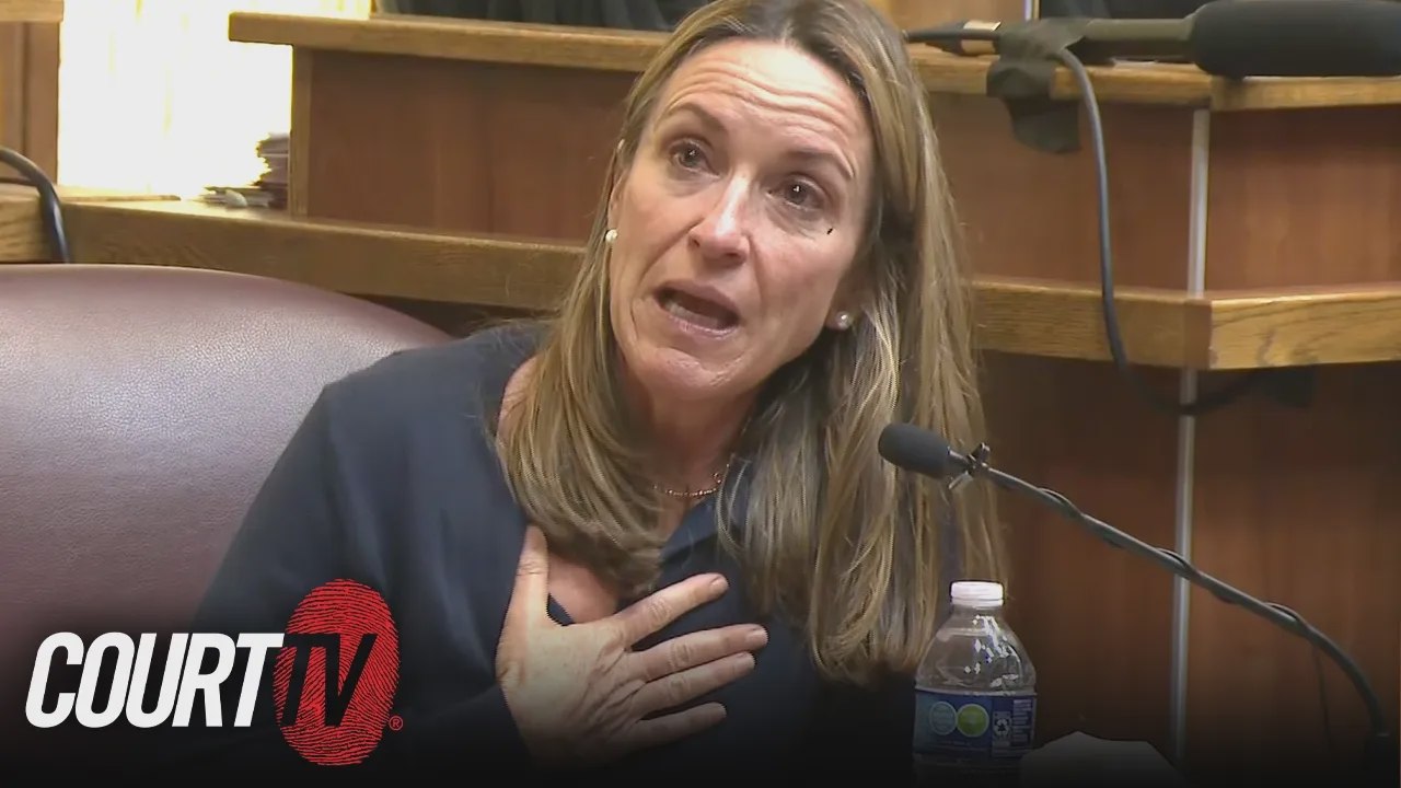 Esposa del acusado rompe en llanto al testificar por la muerte del joven en el bote