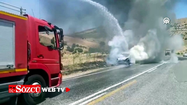 Siirt'te seyir halindeki hafif ticari araç yandı