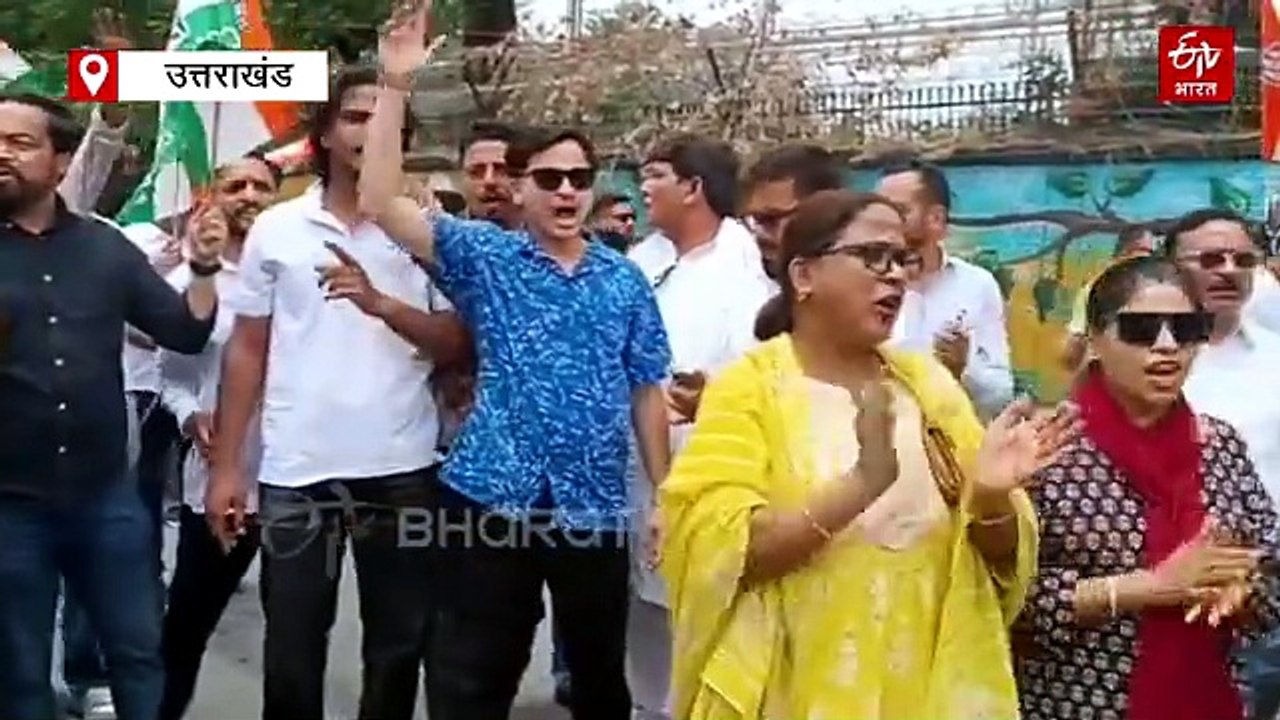 देहरादून में कांग्रेसियों ने किया सचिवालय कूच, पुलिस के साथ जमकर धक्का-मुक्की, हिरासत में कई नेता