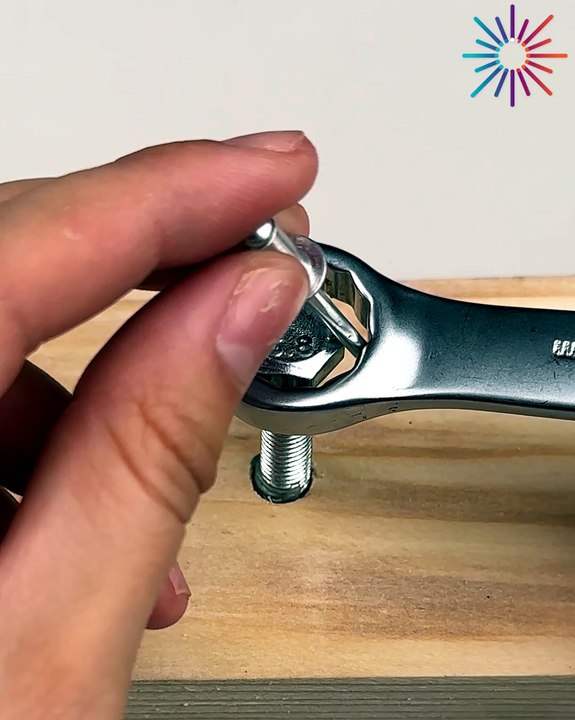 How to tighten any bolt with one tool