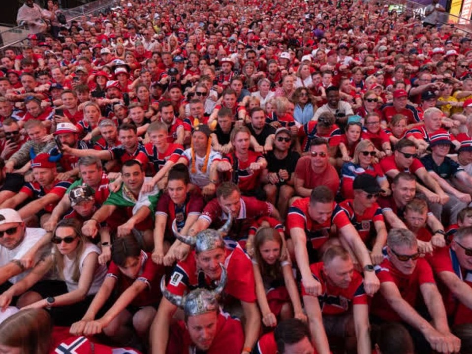 WM-Spektakel in New York: Fußball-Fans nehmen Time Square ein