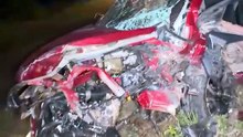 Veja estado do carro após acidente que matou duas pessoas, em Tianguá