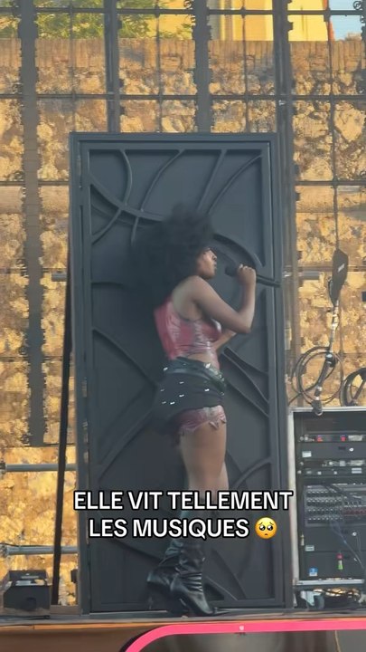 EBONY SE TRANSCENDE