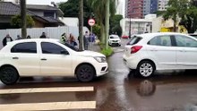 Seis carros se envolvem em acidente no Centro de Cascavel