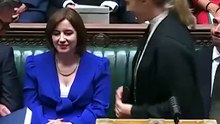 Burnham toma posesión como diputado en Westminster en plena carrera por el liderazgo laborista