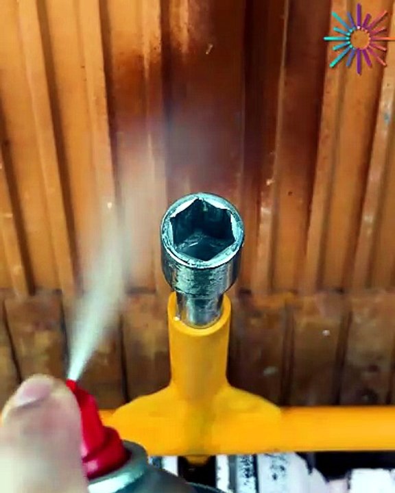 Easy bolt grip trick  🔩