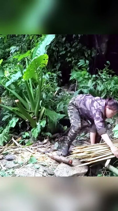 #Eps007 200 Days of Wilderness Survival | Livin...