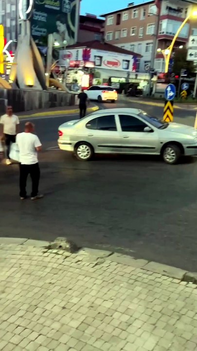 Çayırova'da toplu taşıma rampada kalıyor! Gelişigüzel park çilesi