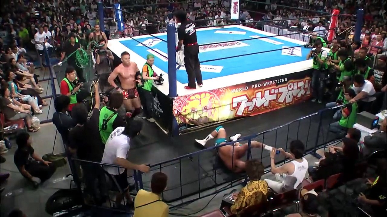 [NJPW] Karl Anderson vs. Kazuchika Okada (8/12/2012)
