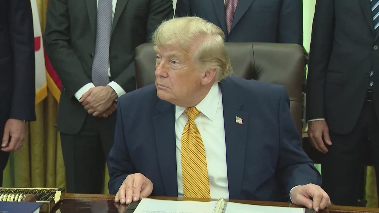 Trump criticizes AOC while praising Vance and Rubio