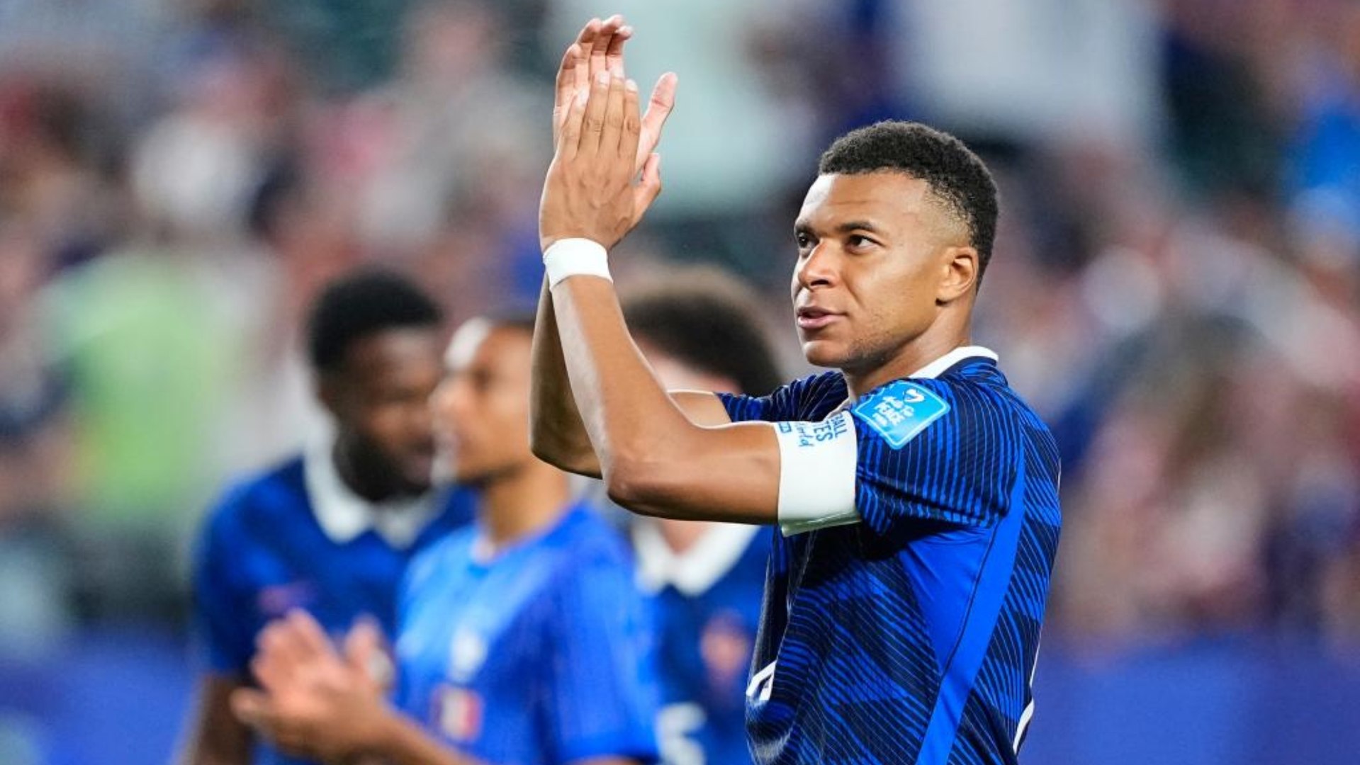 Así fue el doblete de Mbappé para seguir la estela de Messi
