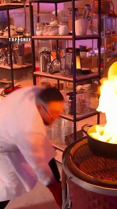 🔥C’est les feux de l’enfer sur ce barbecue !!🔥🎬ABONNES-TOI & METS UN COM' STP MERCI📺🙏😉😎💖