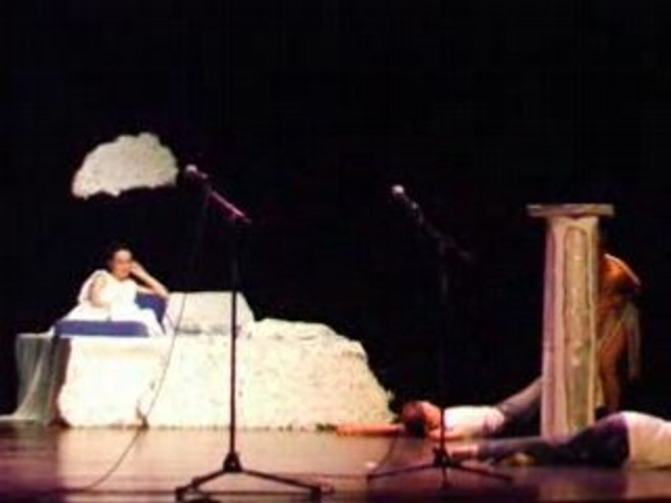 Alexis/hermés rammase des corps