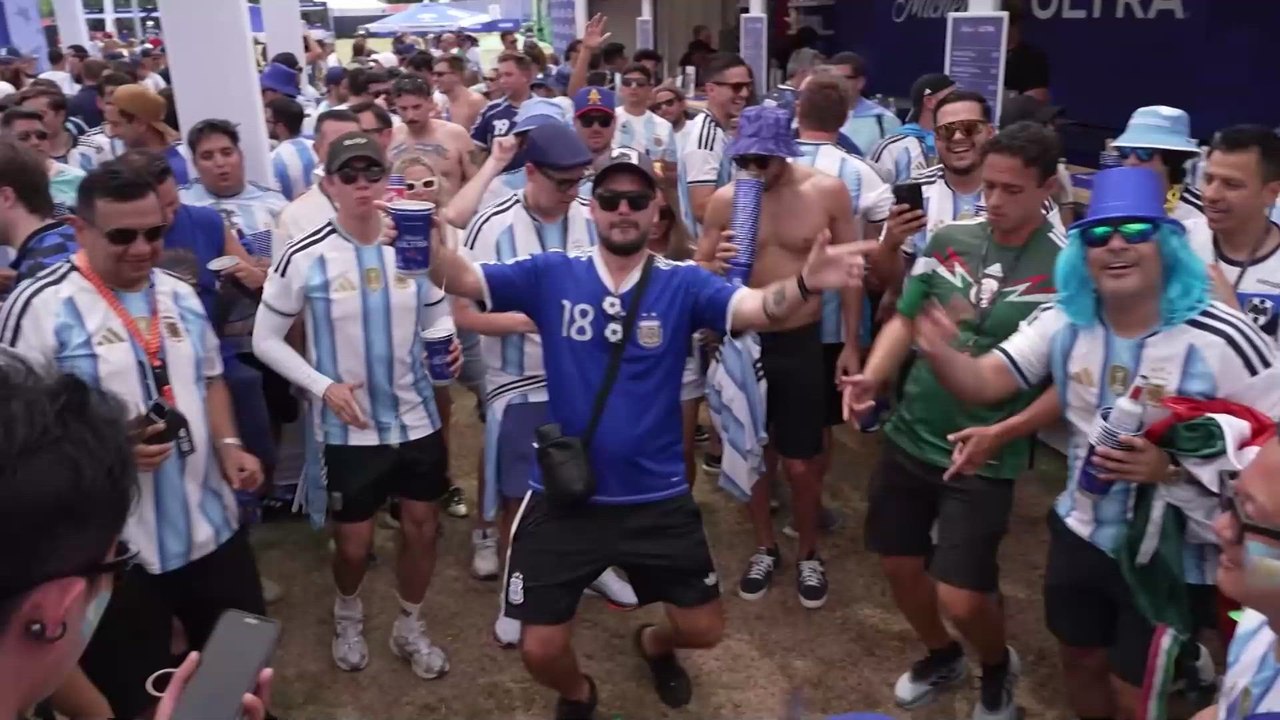 Argentinos celebran el triunfo ante Austria