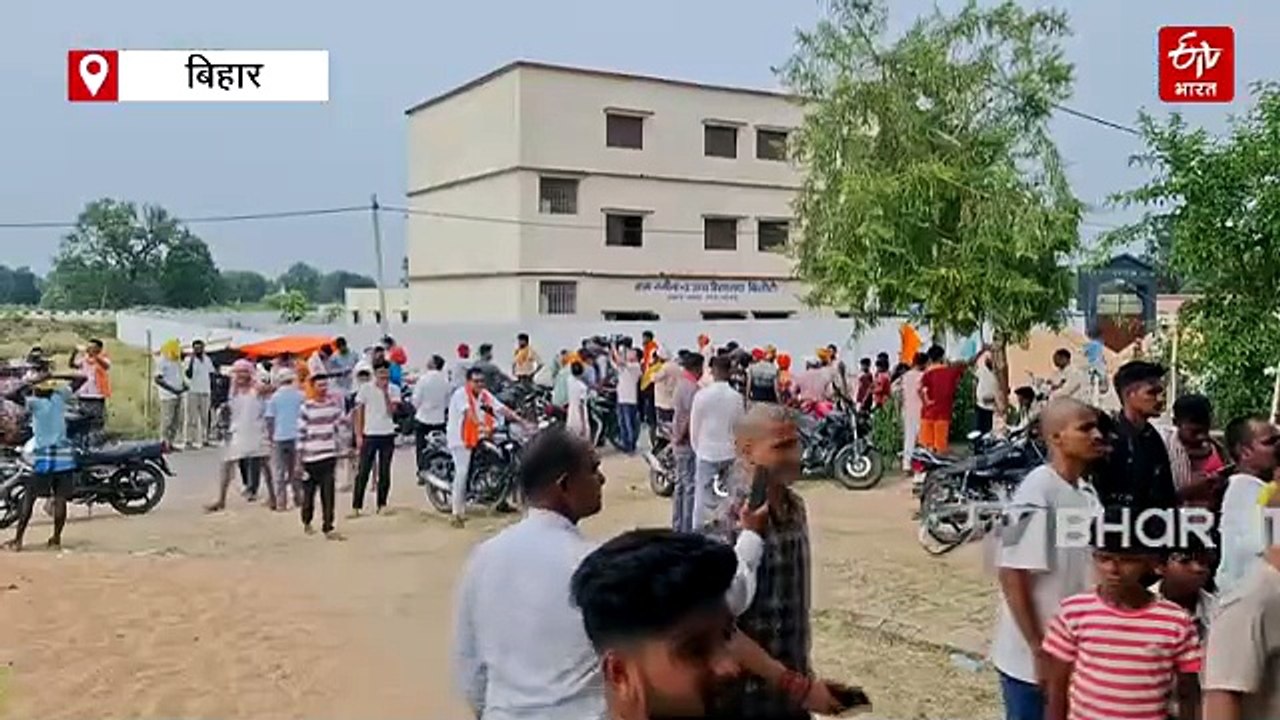 भरत तिवारी एनकाउंटर: सामाजिक कार्यकर्ता ने मुंडवाया सिर, न्याय के लिए अनशन पर बैठा