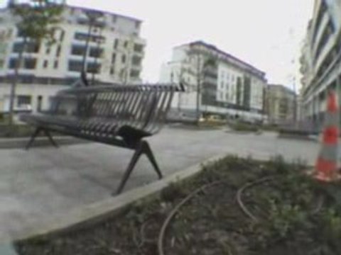 Michael et moi en tentative de ollie over the bench!