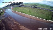 Veja como ocorreu forte acidente entre Astra e caminhão na BR-277