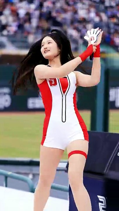 Stunning Park Yebin's Energetic Dance Performance + Cheerleader EP 91