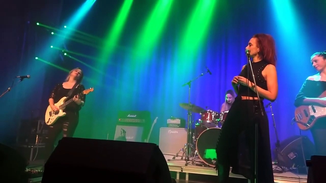 Strange Kind of Women ... Smoke on the water ... Live Cover Band