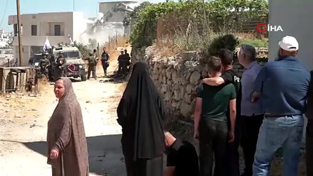 İsrail, Batı Şeria’da masum sivillerin evlerini yerle bir etti