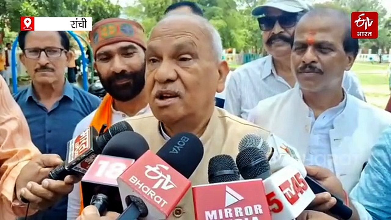 दिशोम गुरु शिबू सोरेन को मरणोपरांत मिला पद्मभूषण, पत्नी रूपी सोरेन ने किया ग्रहण, जानें क्या बोले राजनीतिक जगत से जुड़े लोग