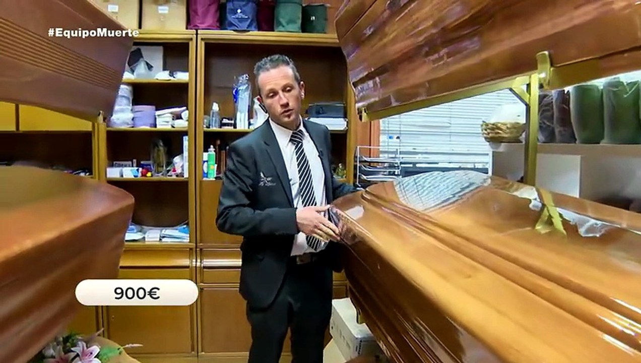 Equipo de Investigación - La muerte tiene un sobreprecio En español