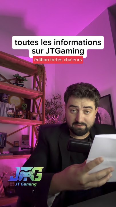 Il joue à LoL dans son bain ?