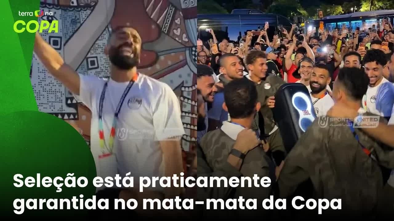 Salah e jogadores egípcios celebram vitória 3x1 sobre a Nova Zelândia em Vancouver