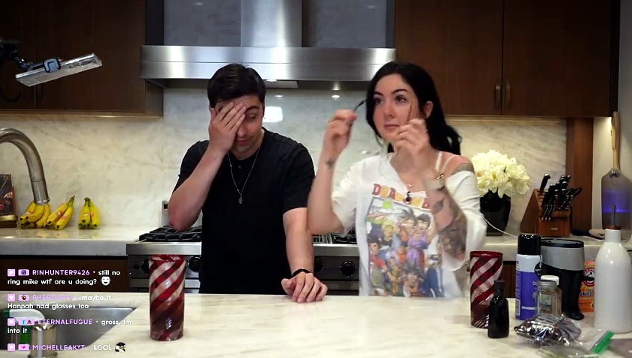 Just Chatting #516: "glassessss"
