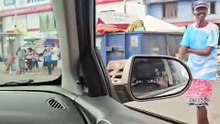 Moradores da rua Lídio dos Santos denunciam acumulo de lixo na rua