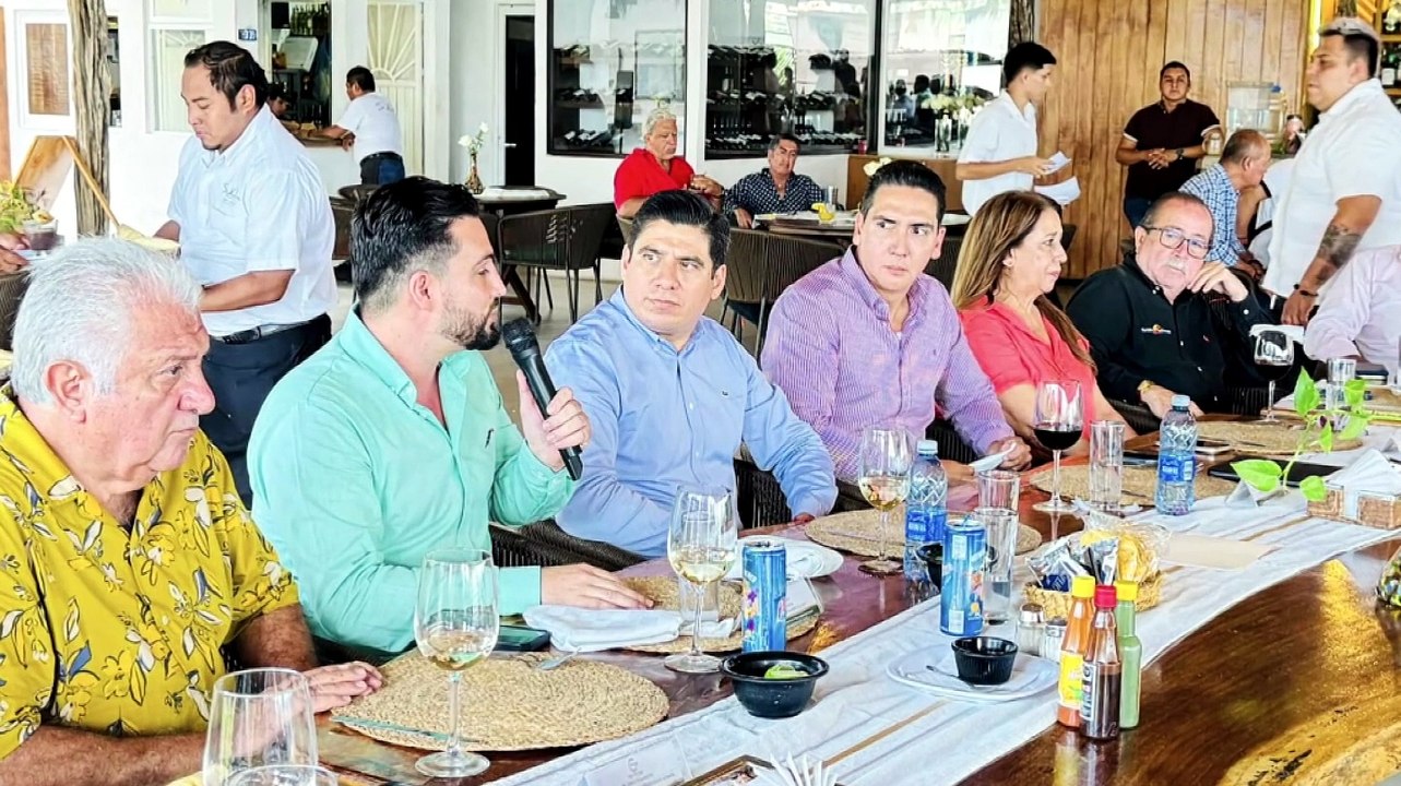 Polémica por restaurante de funcionario y adeudo de licencia en Vallarta | CPS Noticias Puerto Vallarta