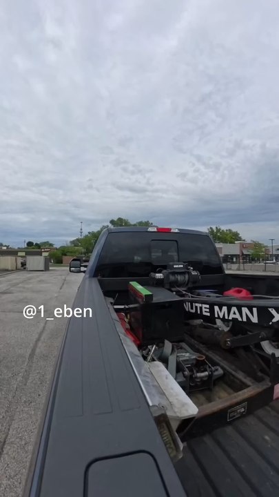 Dude got to disrespectful 🤦🏾‍♂️ #repo #automobile #towtruck #towing #tow #goat 🐐