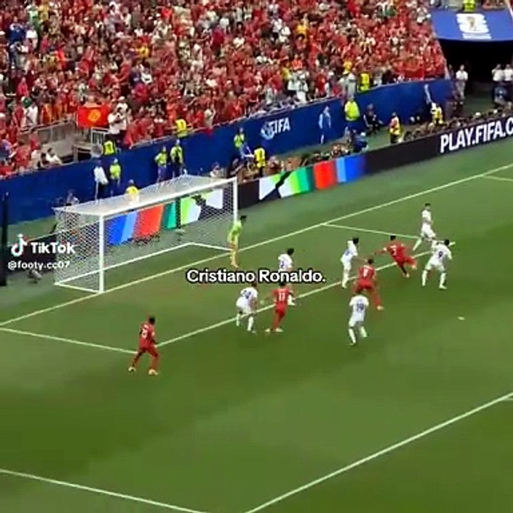 GOL 974 DE CR7
