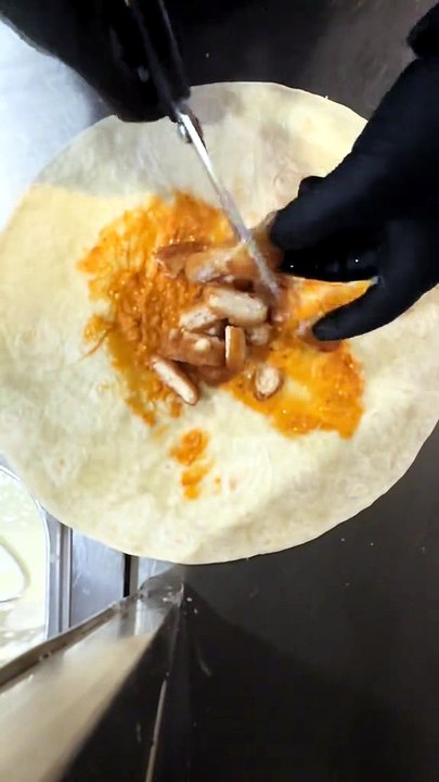 How To Make a French Tacos Meat with Gruyère cheese sauce & fries #BR3 #Tacos #Foodie #Foodlover #Food (10)